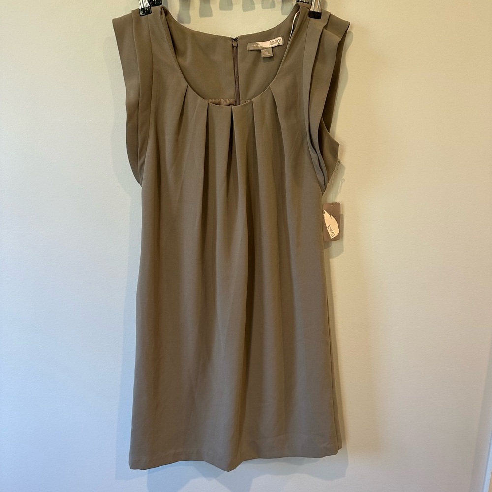 FOREVER 21 Women's Size M Classy Formal Pleated Beige Shift Dress NWT